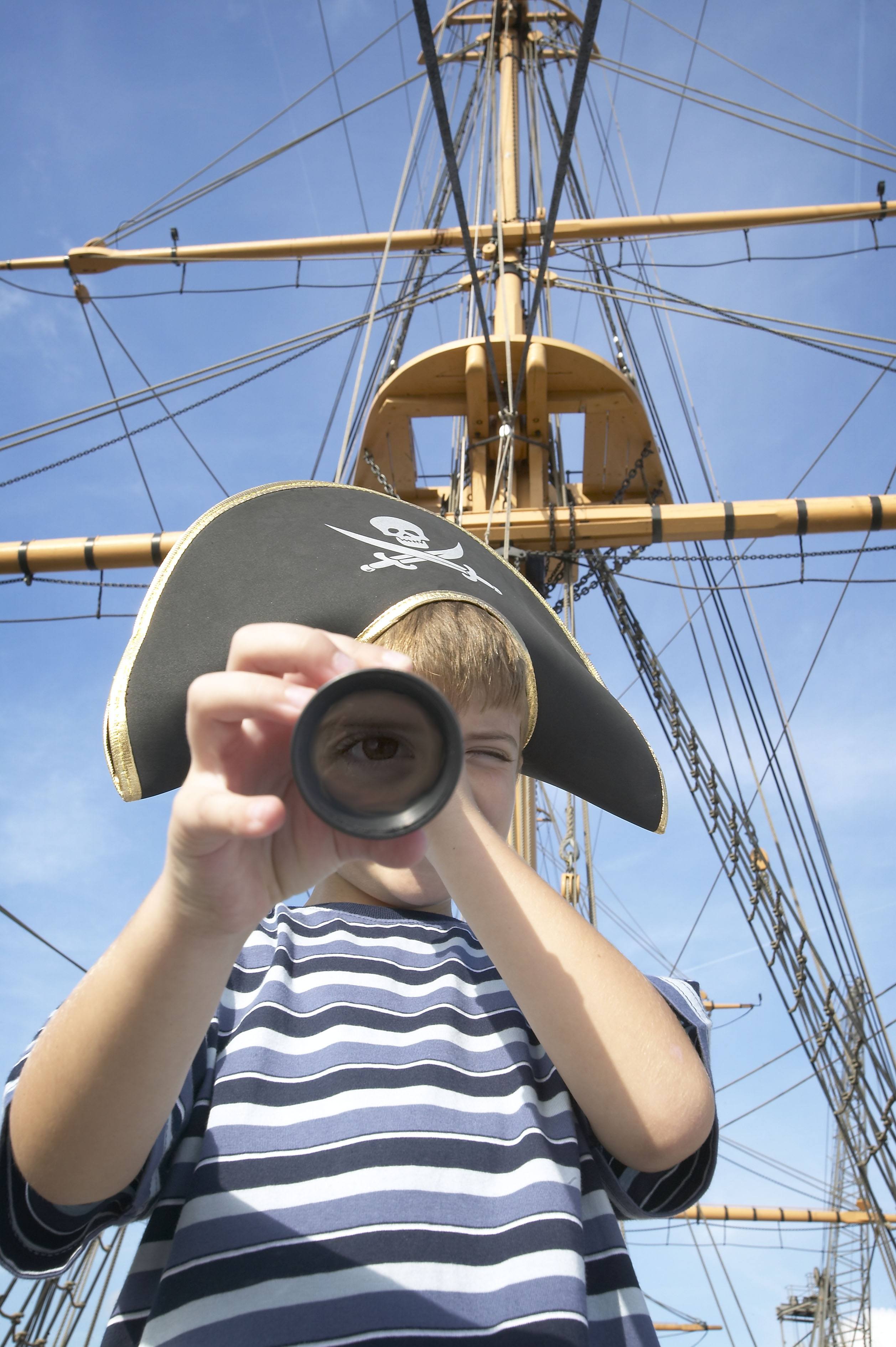 Historic Dockyard looking down telescope.JPG